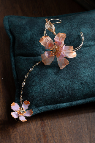 Abigail Haathphool(1 Piece)