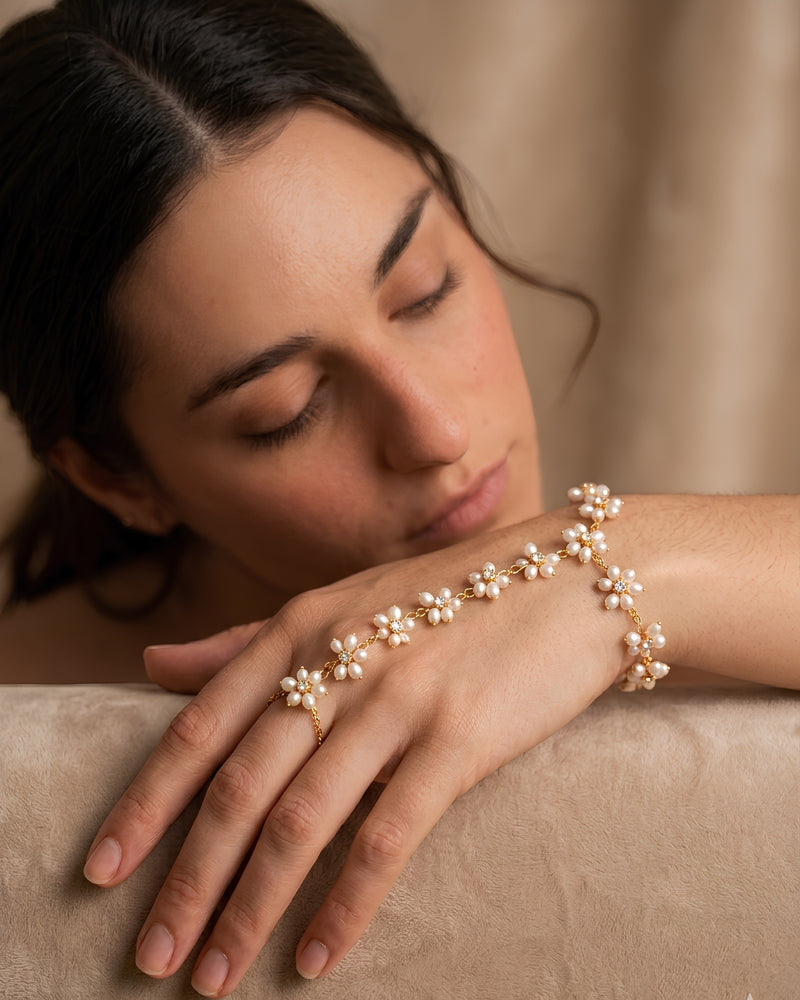 Aren Pearl handchain