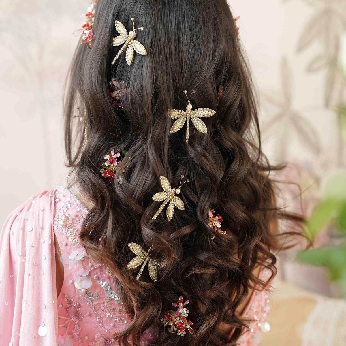 Artemis Pins – Floristaa