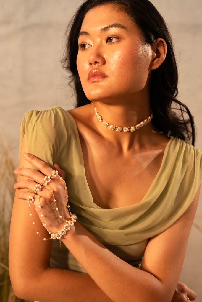Bloom Grace Handchain